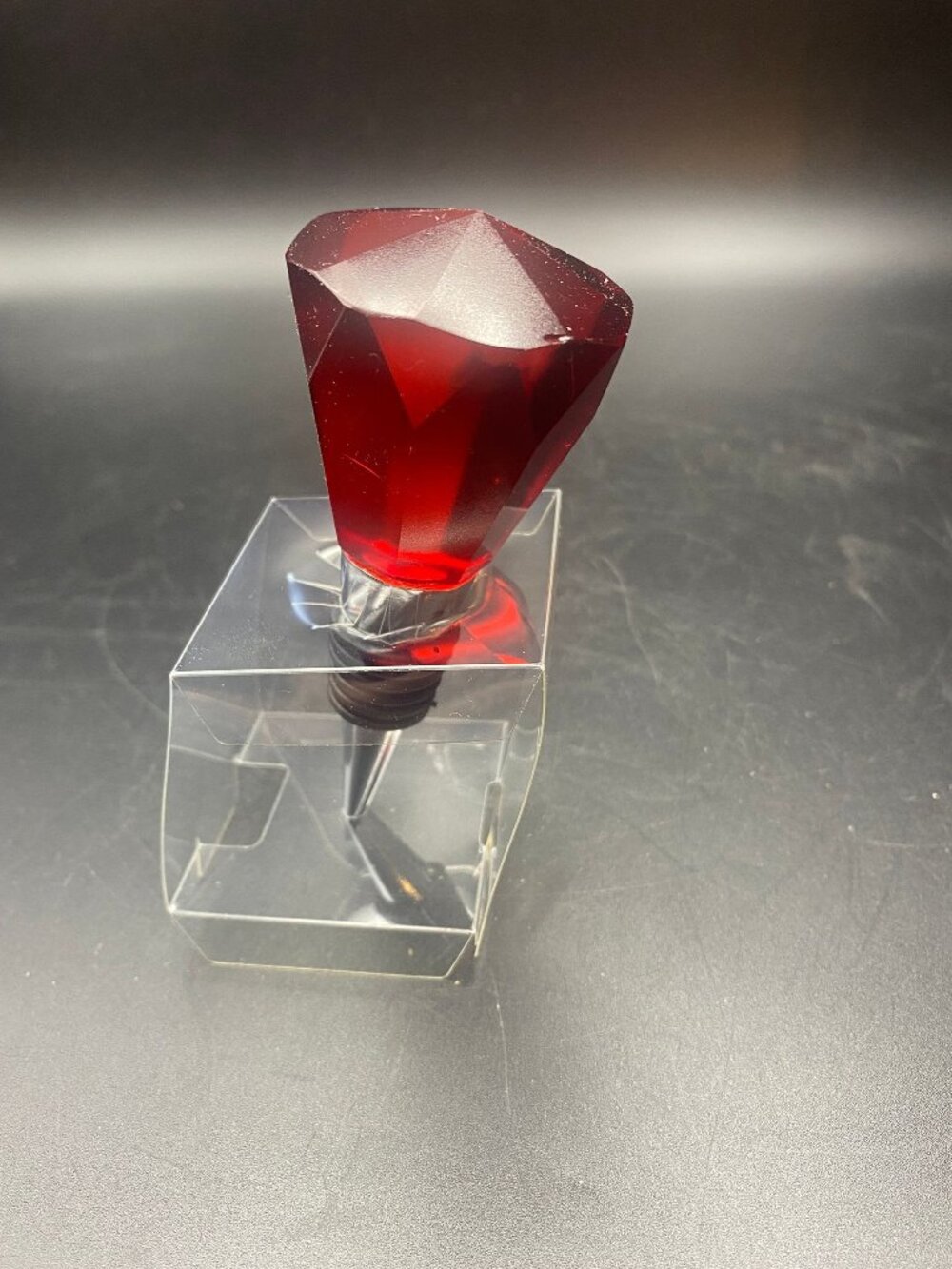 Red Faceted Wine Stopper